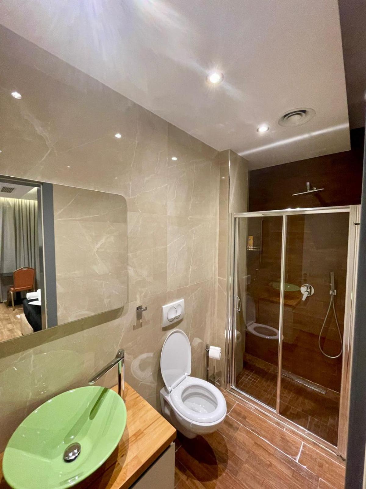 Premium City Studio & Suite Tirana Bagian luar foto