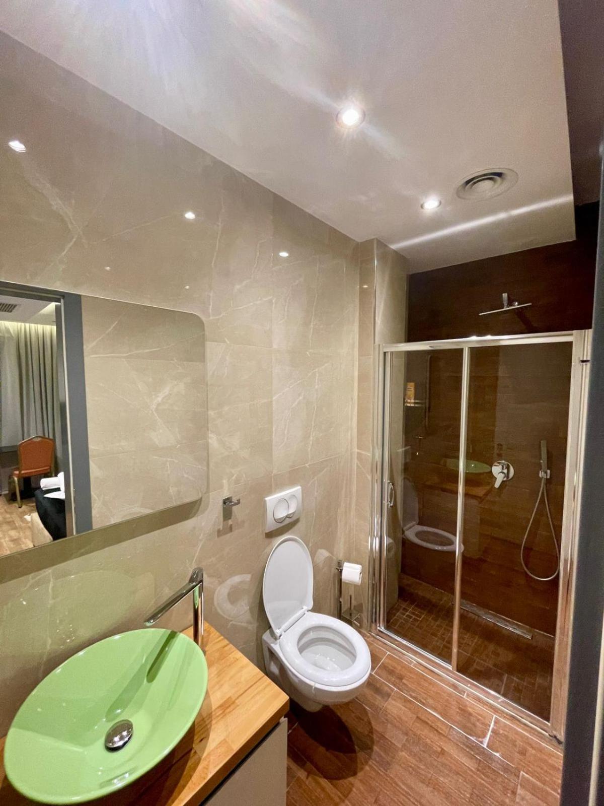 Premium City Studio & Suite Tirana Bagian luar foto